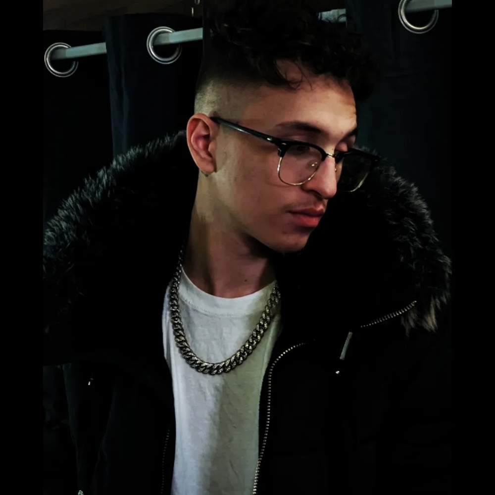 Meet your Posher, Mateo